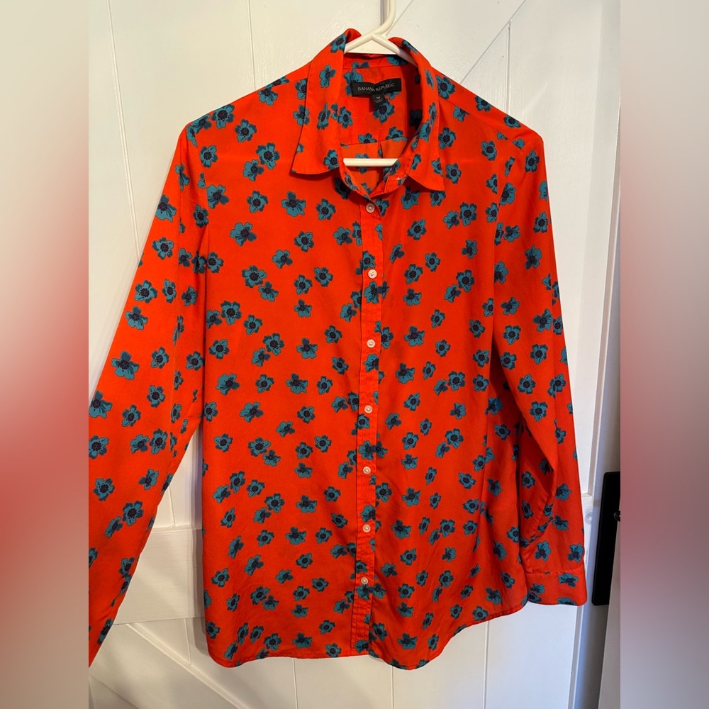 Banana Republic Red and Blue Floral Casual Button Down Shirt